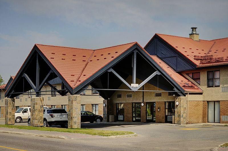 Thompson'S Best Value Inn & Suites Bagian luar foto